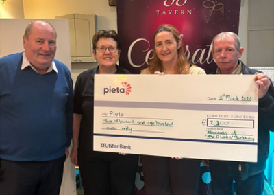 A heartfelt thank you to Dennis Kelly (Giant) for donating €2,100 from the proceeds of his 60th birthday party to Pieta. Your generosity, inspired by the memory of loved ones lost, will make a real difference.